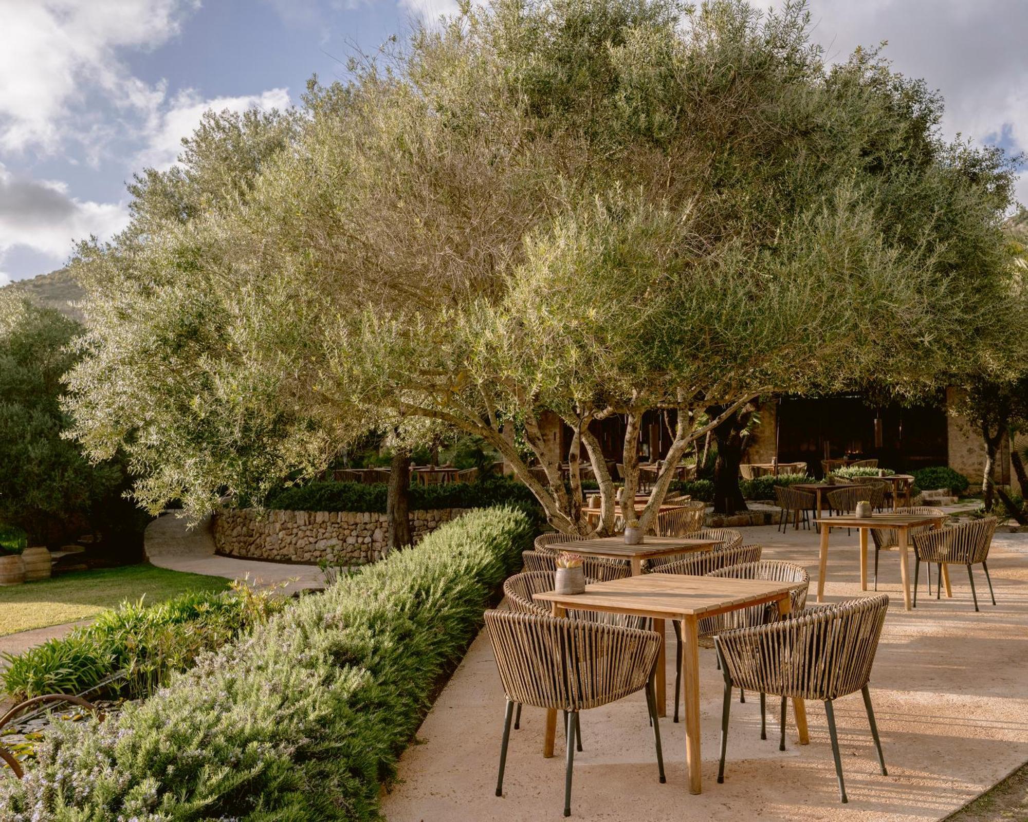 Es Raco D Arta Adults Only Villa Luaran gambar