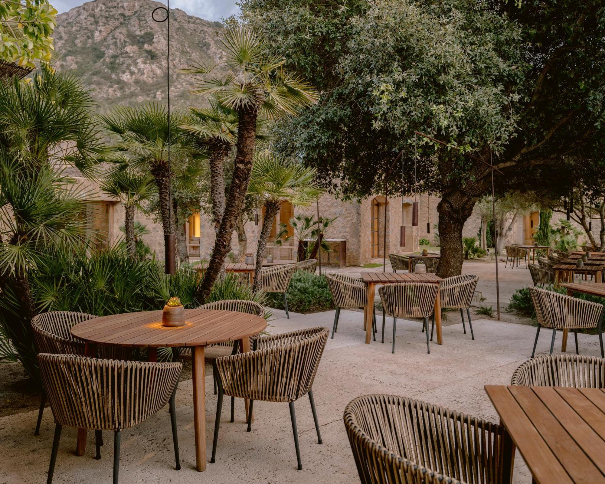 Es Raco D Arta Adults Only Villa Luaran gambar