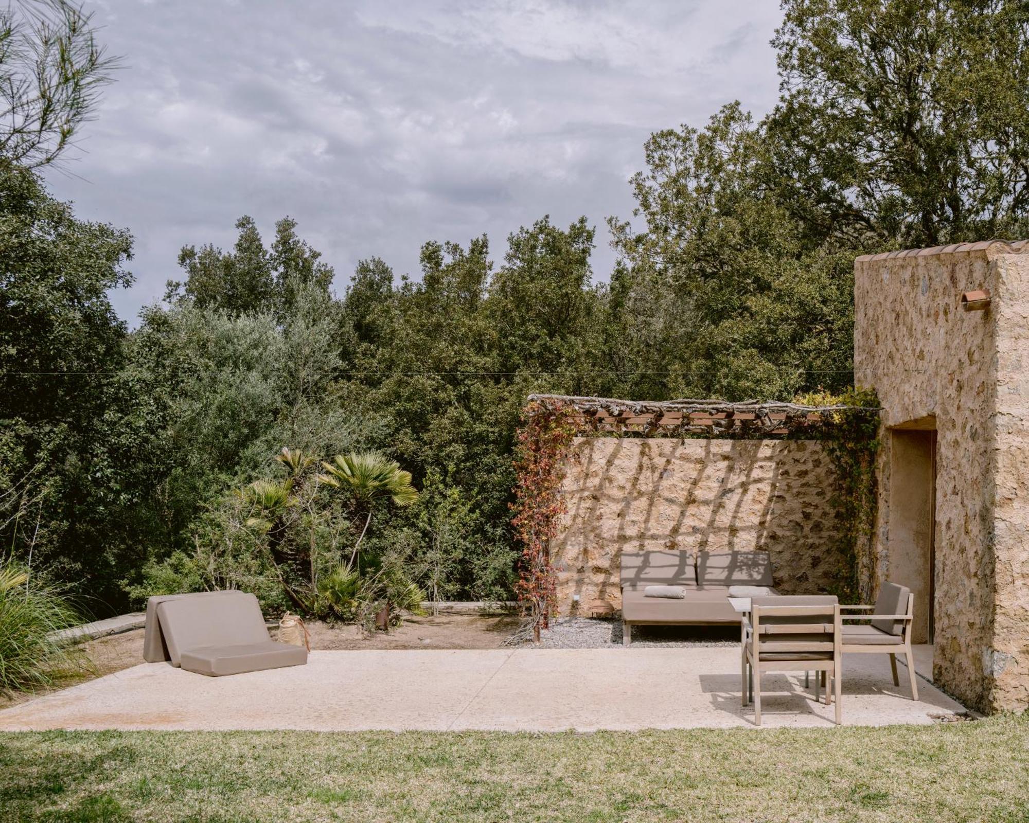 Es Raco D Arta Adults Only Villa Luaran gambar