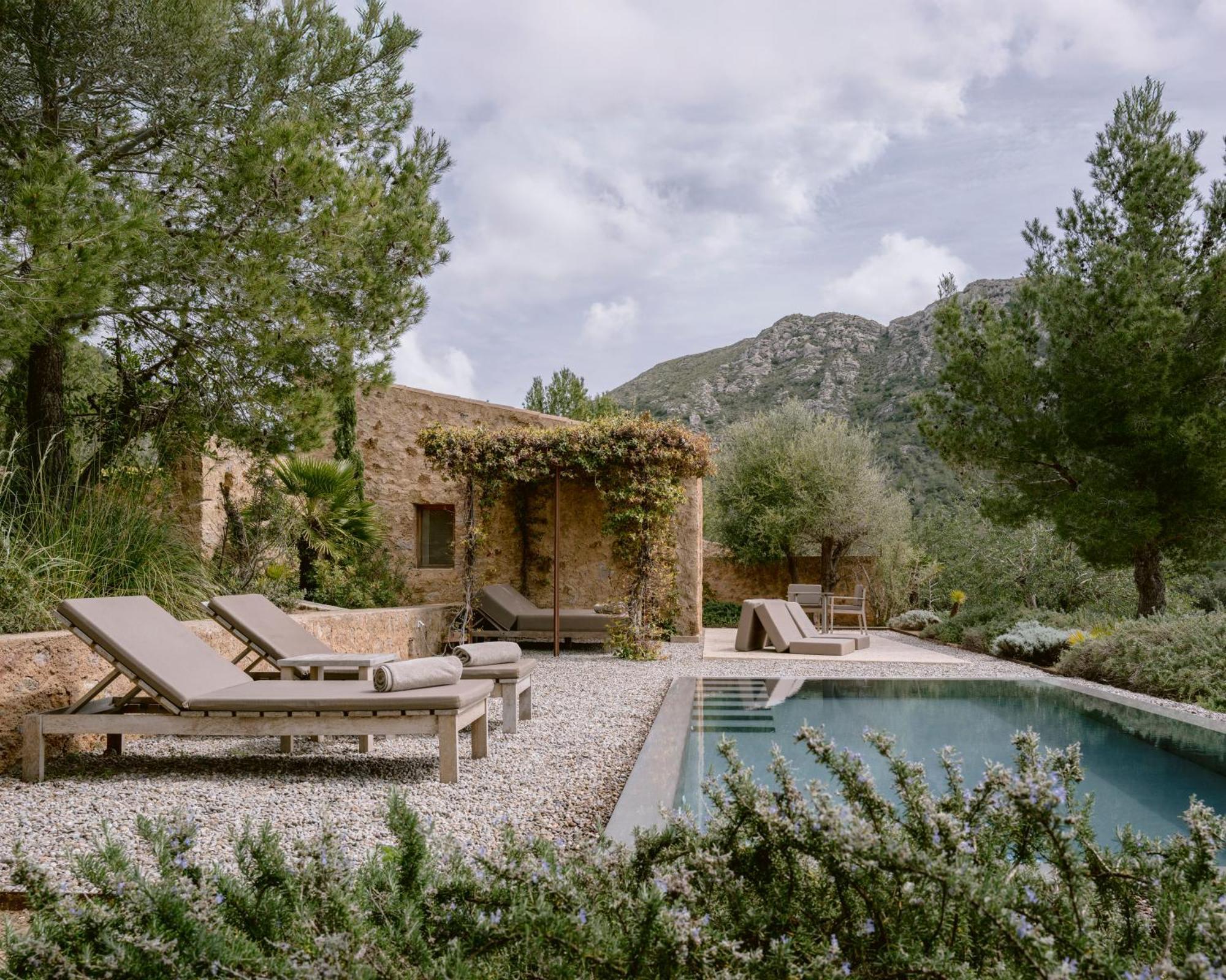 Es Raco D Arta Adults Only Villa Luaran gambar