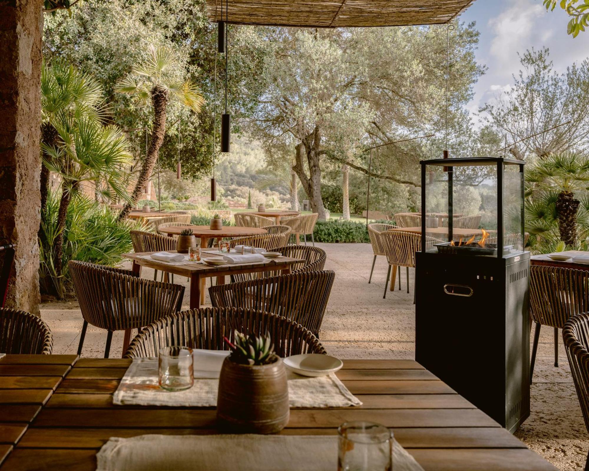 Es Raco D Arta Adults Only Villa Luaran gambar