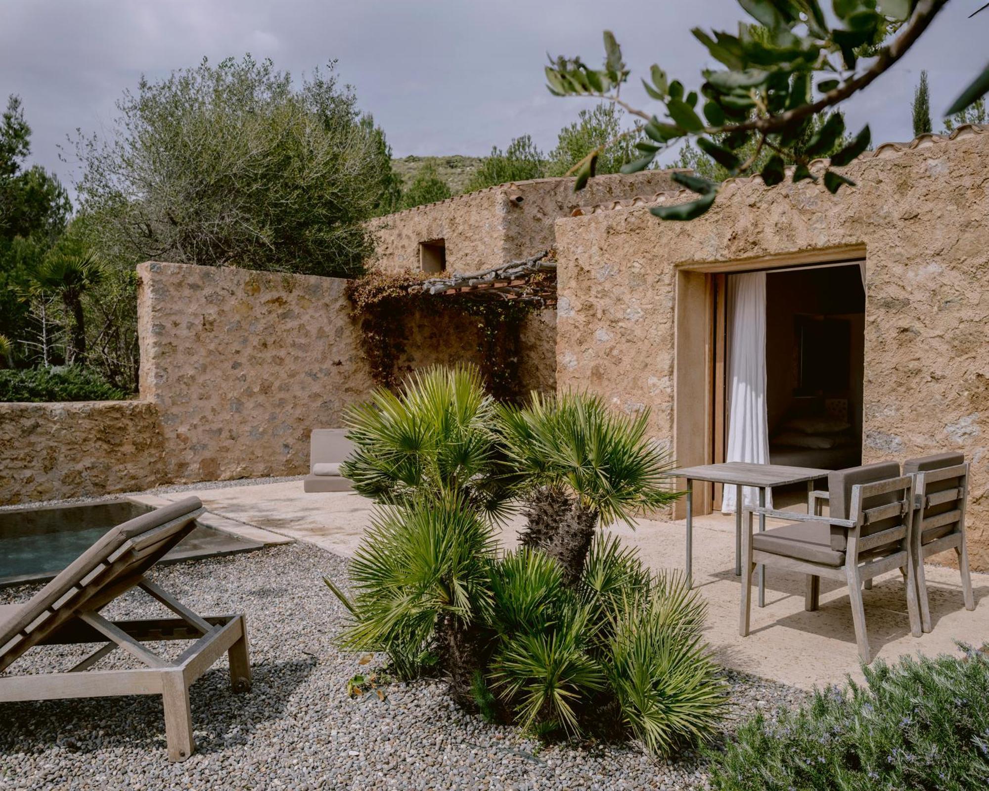 Es Raco D Arta Adults Only Villa Luaran gambar