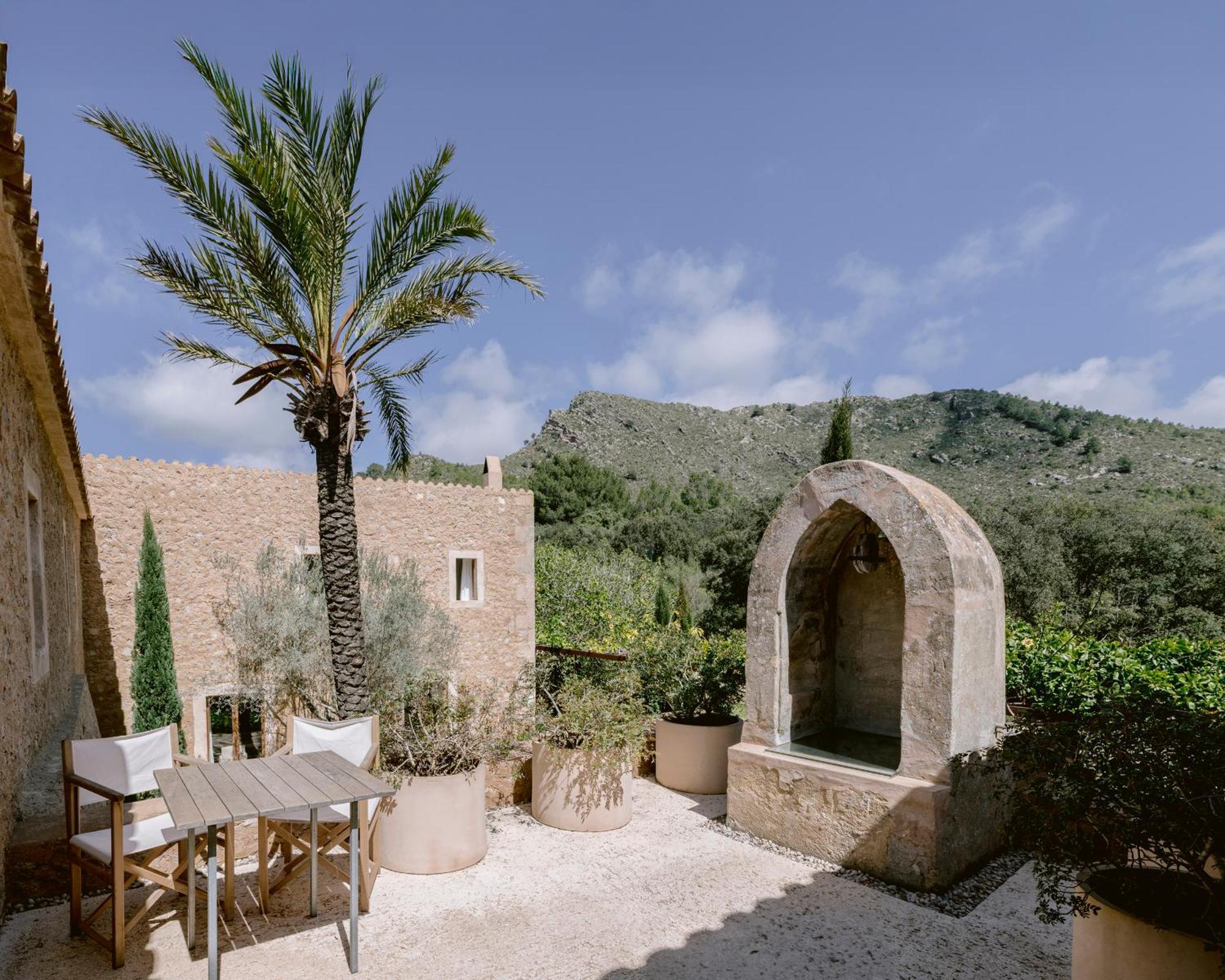 Es Raco D Arta Adults Only Villa Luaran gambar