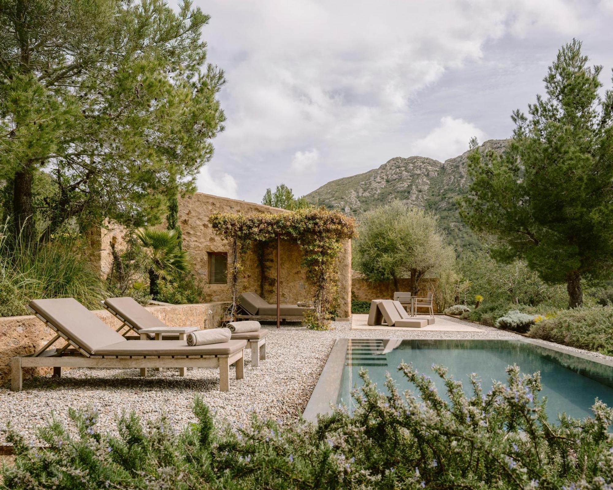 Es Raco D Arta Adults Only Villa Luaran gambar