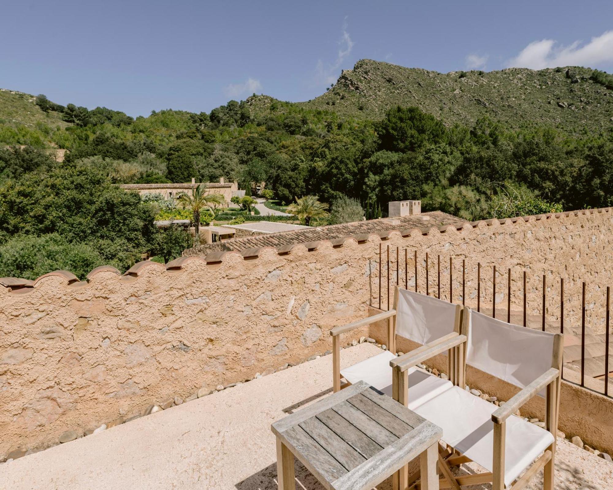 Es Raco D Arta Adults Only Villa Luaran gambar