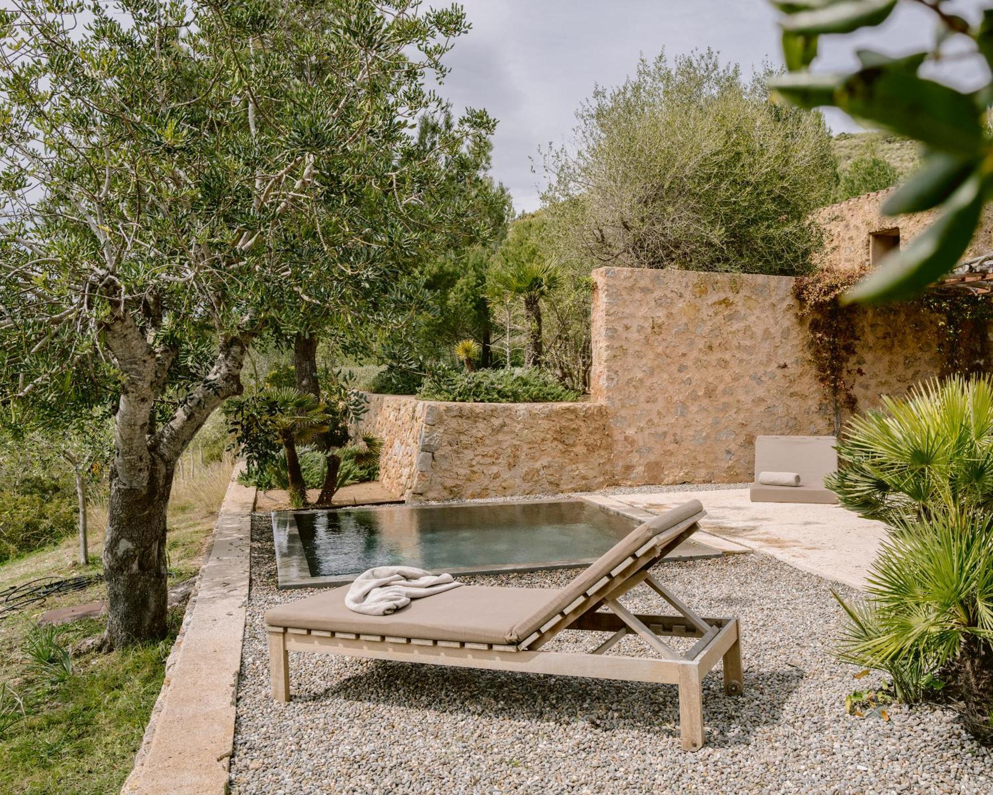 Es Raco D Arta Adults Only Villa Luaran gambar